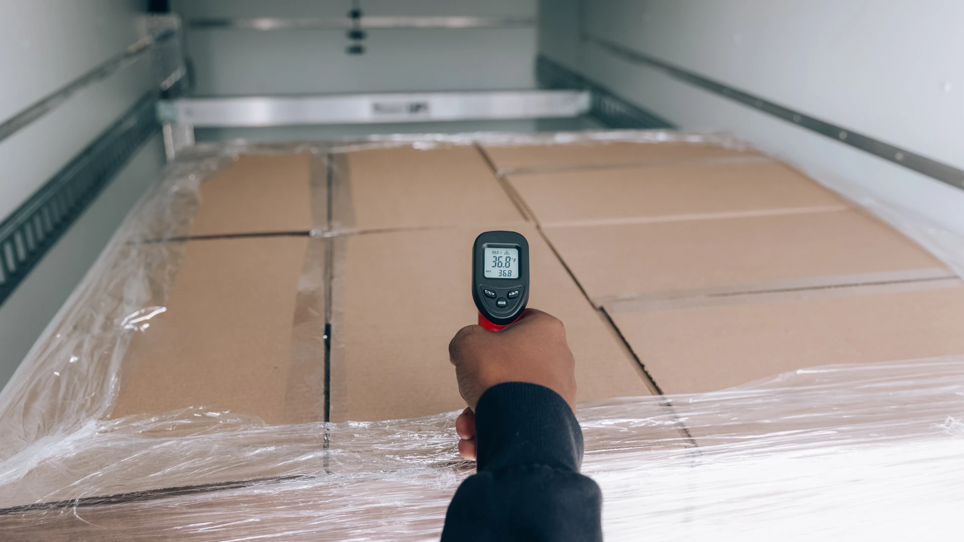 freight temperature monitoring, cargo temperature monitoring, cold chain, refrigerated shipping, reefer van, refrigerated transport, cold freight