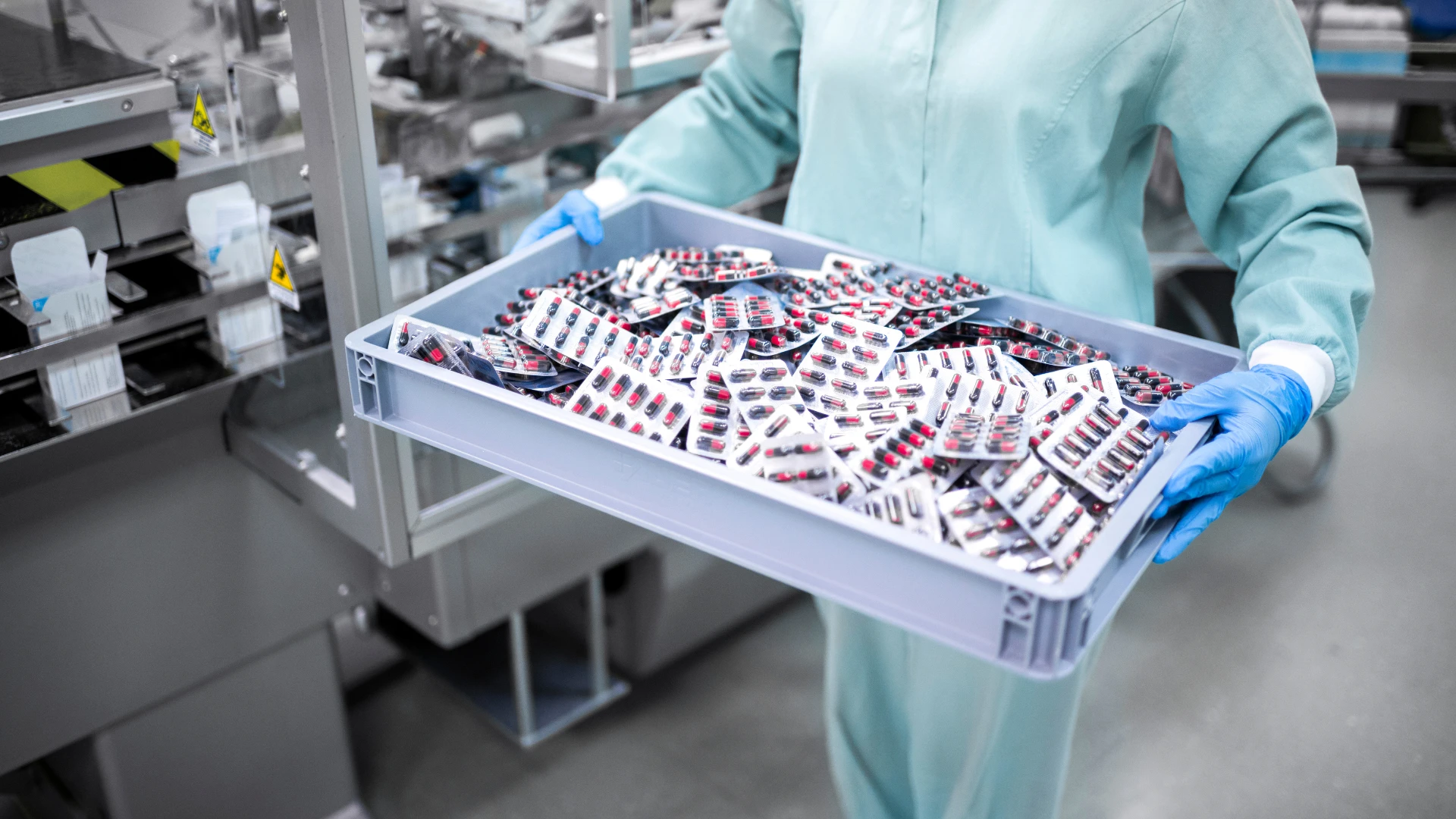 How to Tighten Pharma Logistics with On-Demand Reefer Vans optimisation of pharma logistics, reefer van, refrigerated box truck, refrigerated cargo van, pharma delivery, shipping of pharmaceuticals