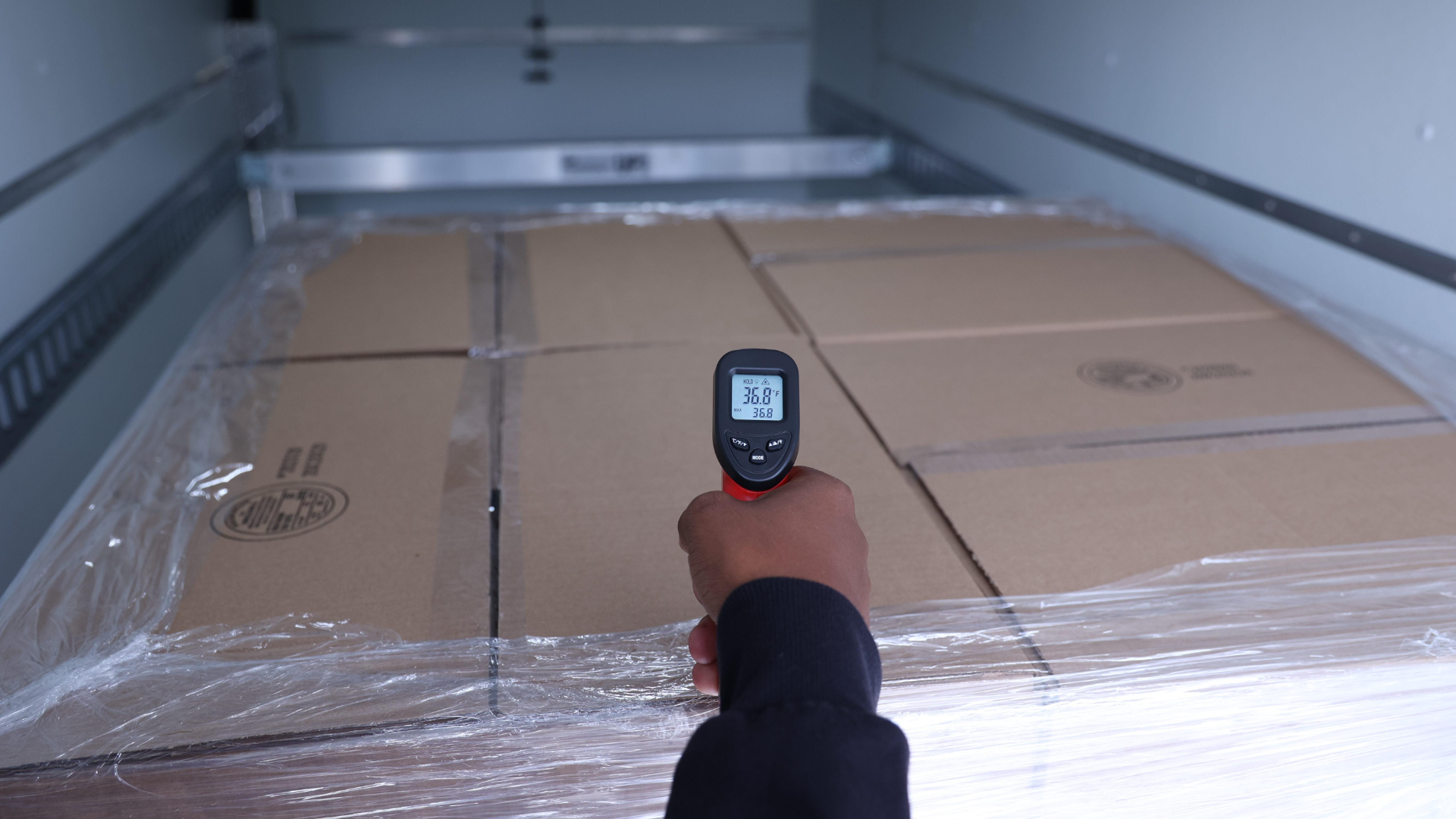 refrigerated cargo van, cargo van, box truck, reefer truck, reefer van, foodservice vehicle, small truckload, small truck load, refrigerated freight, refrigerated transport, pulp temperature, pulp and air temperature