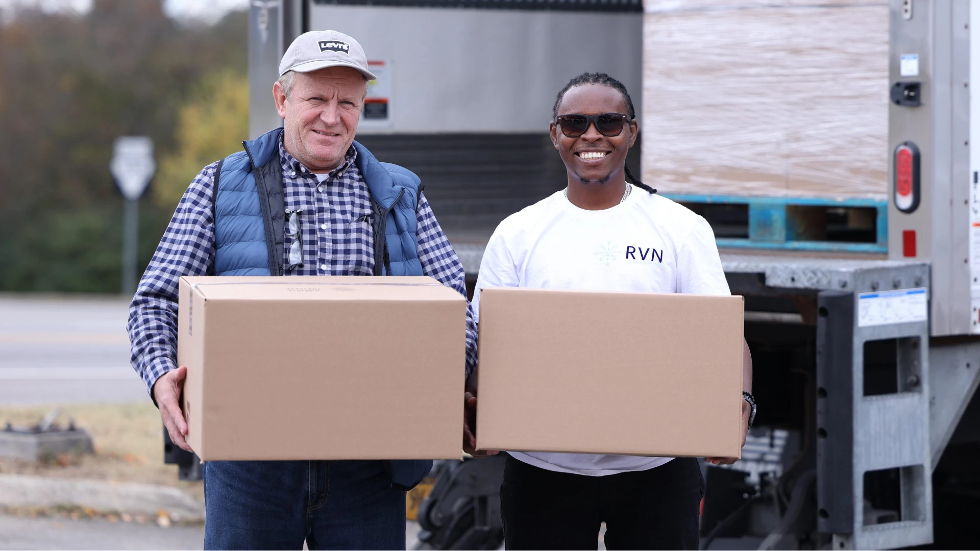 refrigerated freight, refrigerated shipping, reefer carrier, reefer van, reefer box truck, reefer straight truck, cold chain, temperature-sensitive freight, reefer van network