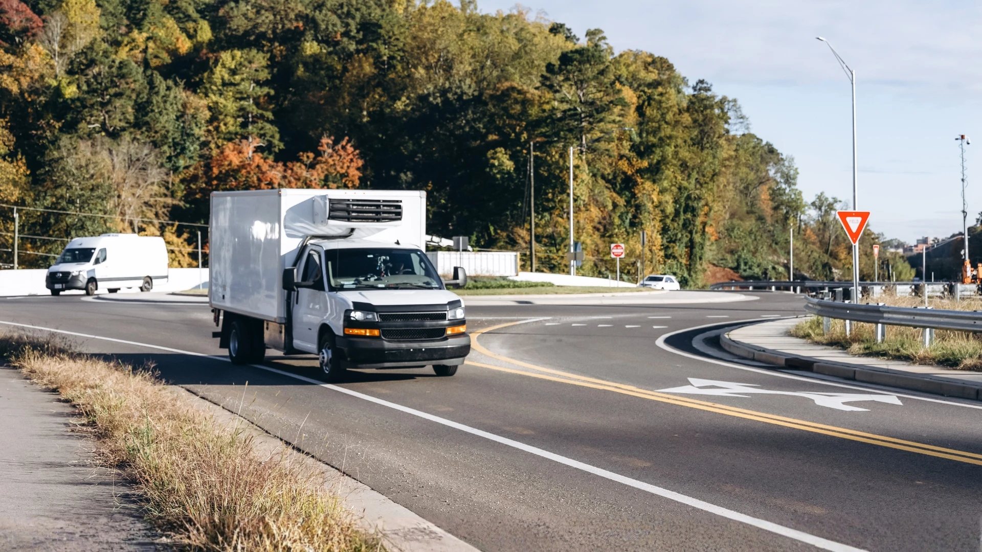 reefer van, refrigerated box truck, refrigerated straight truck, small truckload, expedited freight, expedited shipping, reefer stl