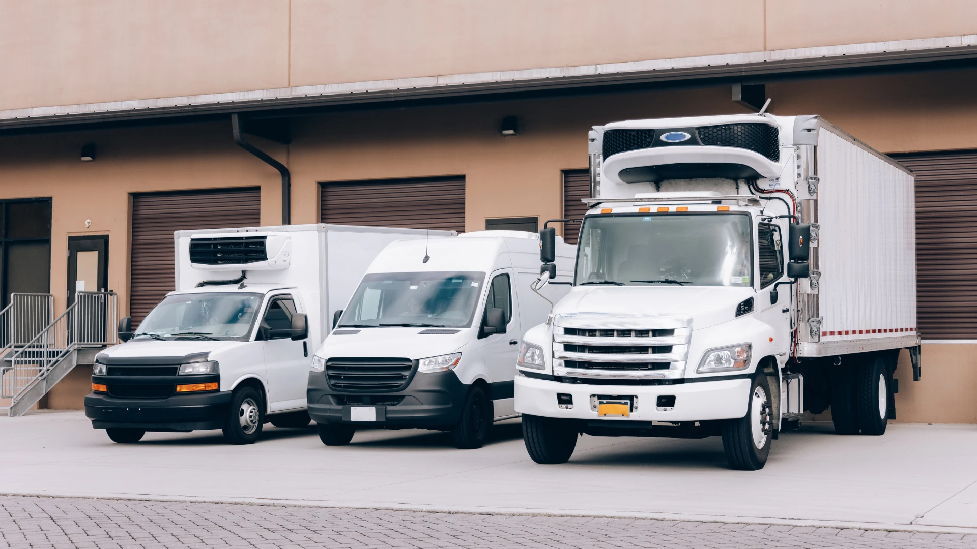 No Trucks, No Trust: Why Chain Brokers Need Capacity on Standby refrigerated small truck, reefer, reefer van. refrigerated box truck, refrigerated straight truck
