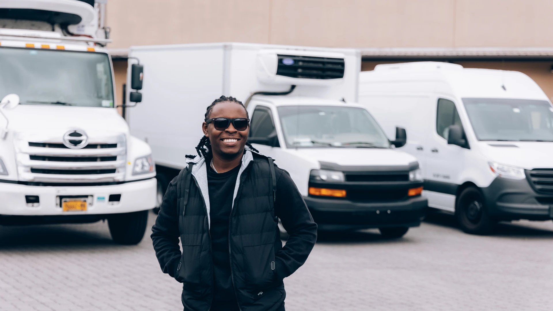 Why Freight Forwarders Trust Small Reefer Vans for High-Value Cargo small truckload, reefer stl, small refrigerated trucks, reefer van, refrigerated box truck, refrigerated straight truck, freight forwarding, freight forwarder